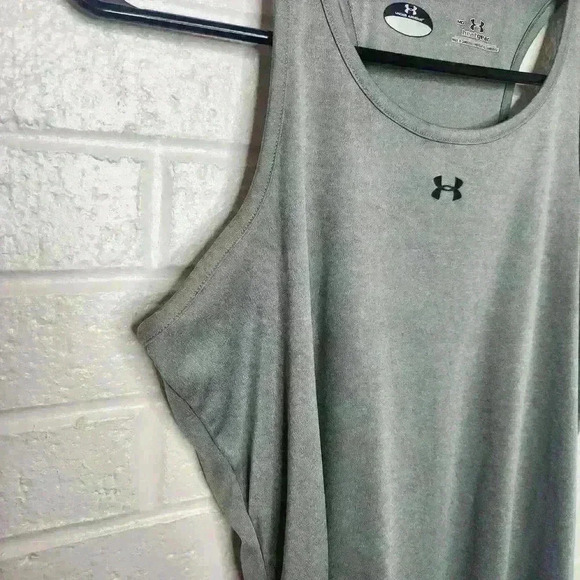 Under armour women's grey racerback tank size medium - Picture 4 of 6